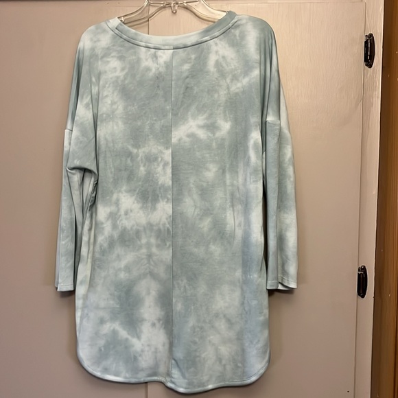 Mint green top - Picture 2 of 2
